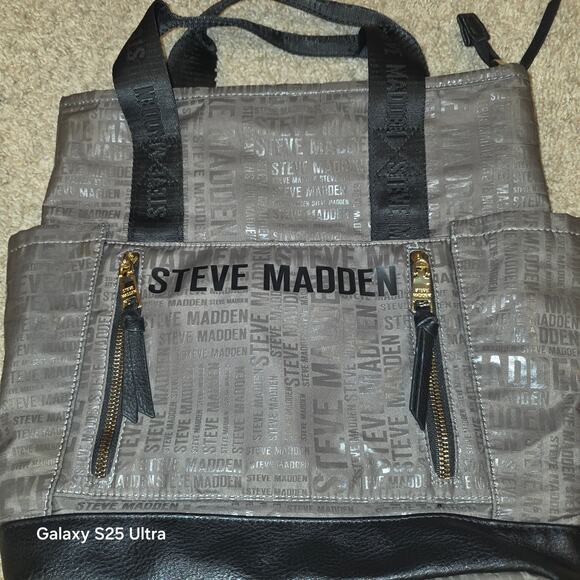 EUC Steve Madden olive green black, logo, med back pack, top zip, pockets - Picture 2 of 9